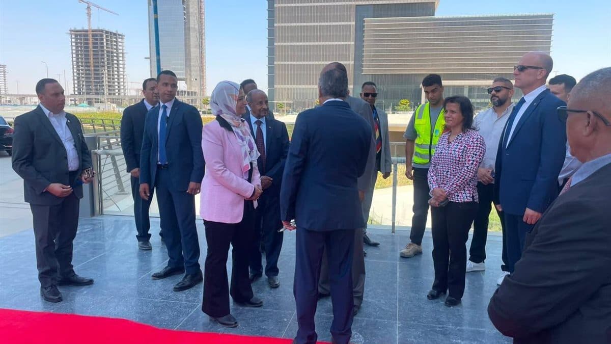 جولة لرئيس إريتريا فى العاصمة الجديدة للتعرف على أبرز المشروعات القومية.. "صور"